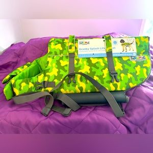 Outward Hound Granby Life Jacket XL green camo